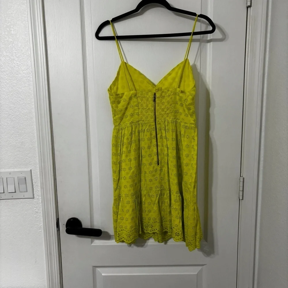 Alice + Olivia 'Fae' Eyelet Sleeveless Mini-Dress Lemon Sorbet Size 6